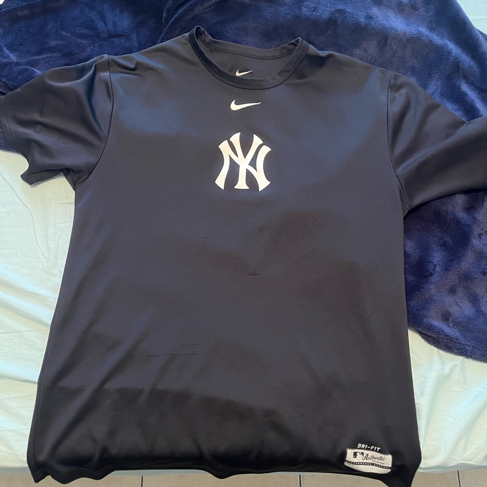 Yankee dri fit shirt